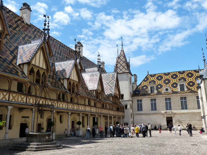 LA BOURGOGNE, TERRE DE CULTURE ET DE VIGNOBLES